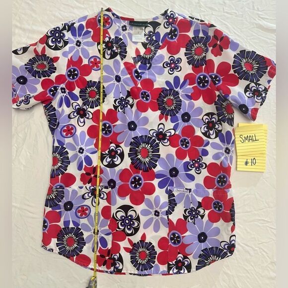 Bright floral small scrub top with tie - Picture 3 of 9
